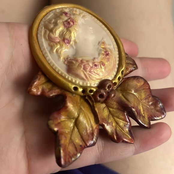 VINTAGE | Victorian Cameo Leaf leaves Large Equestrian Brooch Pin OOAK - Picture 3 of 4